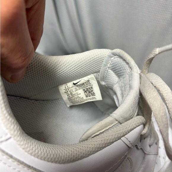 Nike Women's White Sneakers - Picture 4 of 5